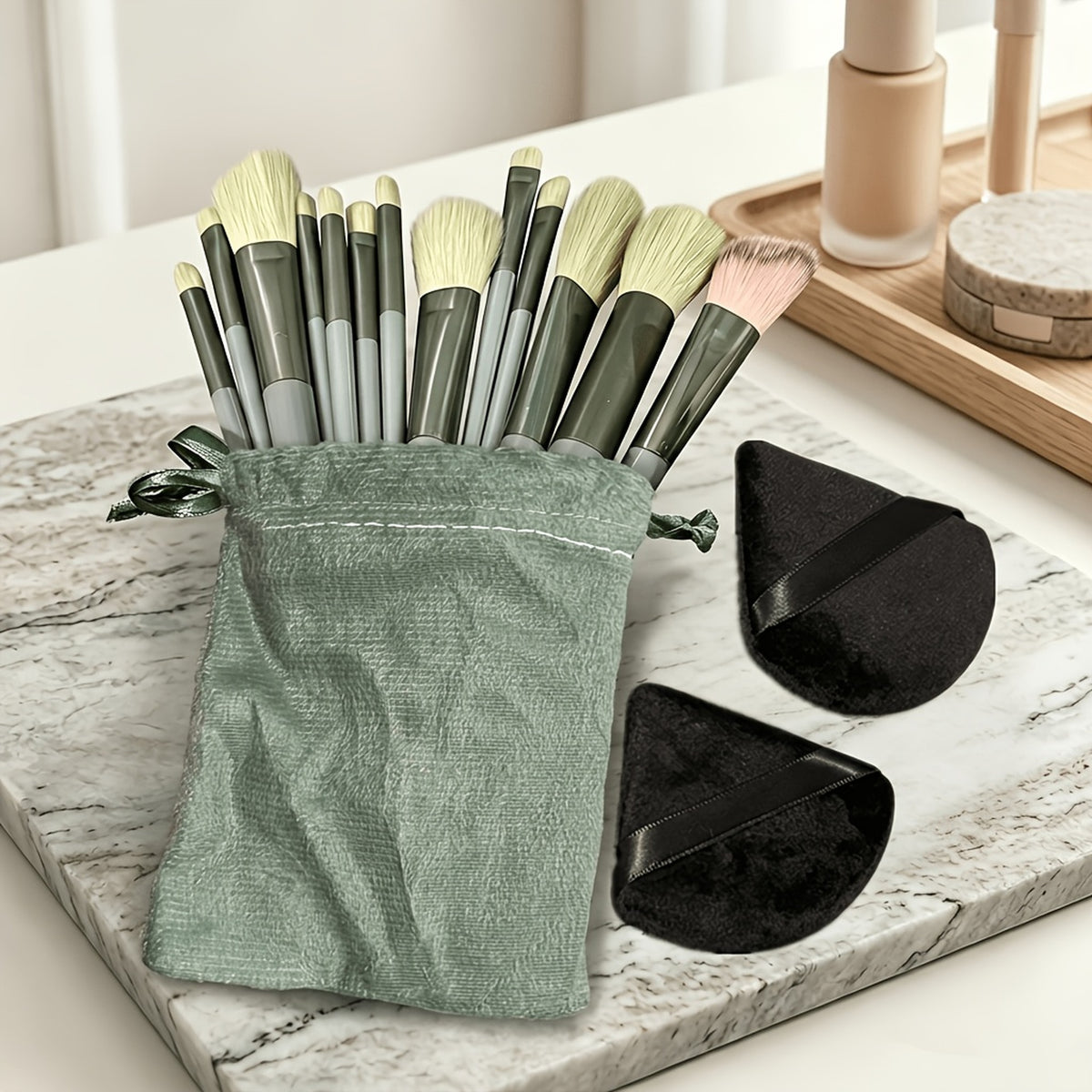 Green Makeup Brush Set, 13 Brushes and 2 Puffs with Storage Bag
