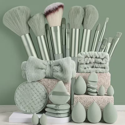 Green Makeup Brush Set, 13 Brushes and 2 Puffs with Storage Bag